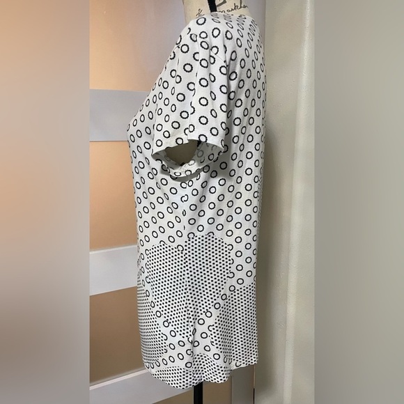 ⭐️ Ted Baker London Karlyaa-printed Short Sleeve SZ 4 EUC - Picture 3 of 6